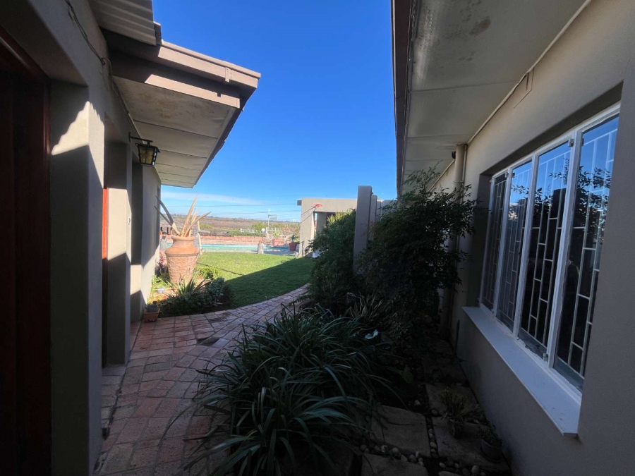 4 Bedroom Property for Sale in Keidebees Northern Cape